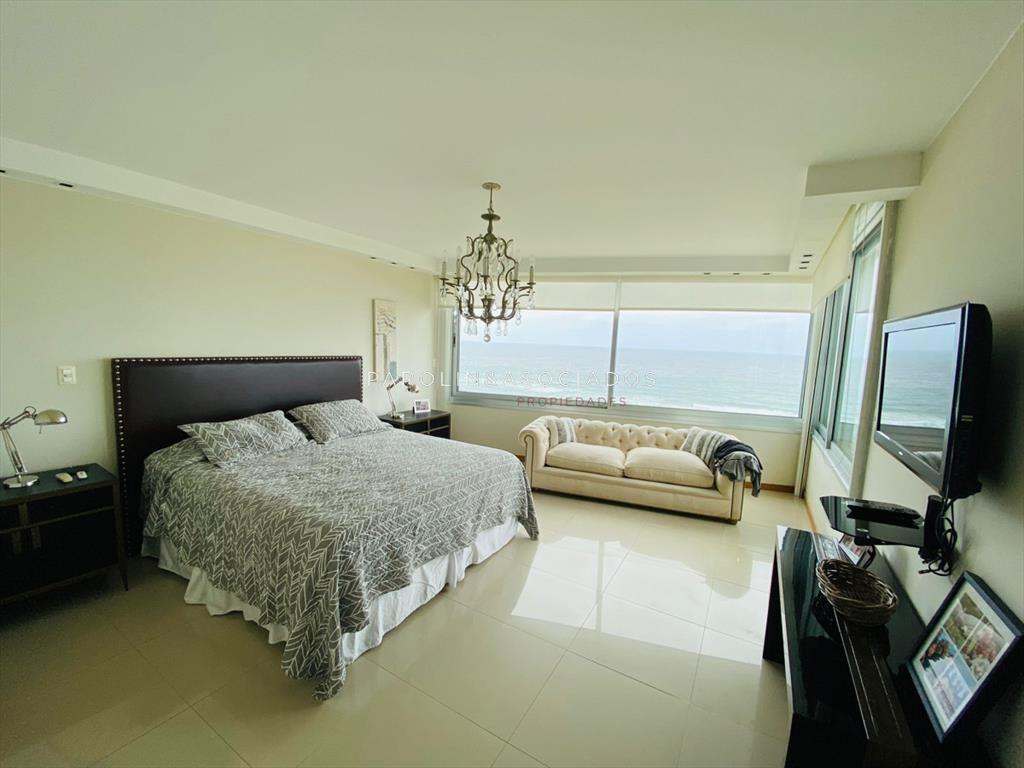 Apartamento en venta de 3 dormitorios en Tiburón