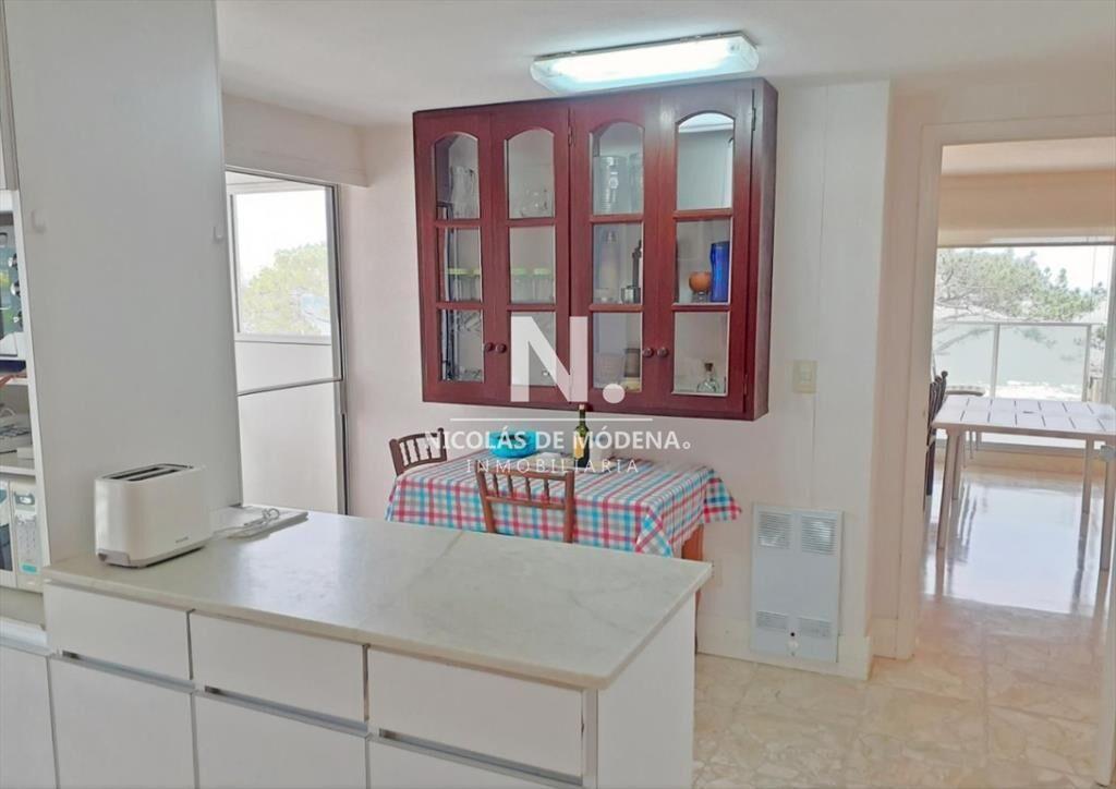 Departamento de 3 dormitorios y dependencia en