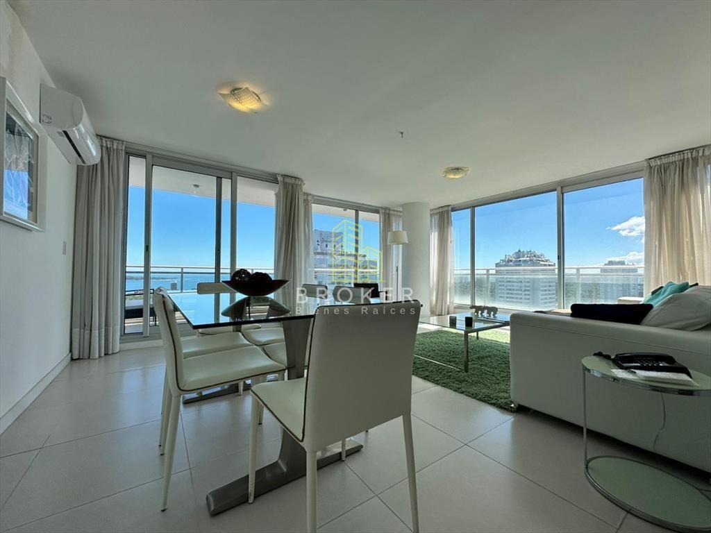 Venta de apartamento de dos dormitorios en