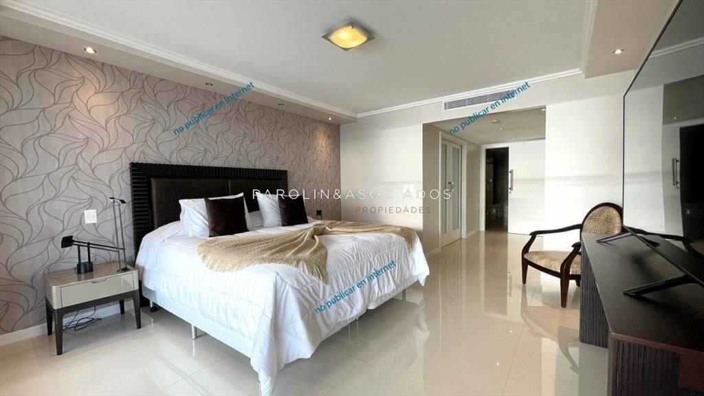 Penthouse de 4 dormitorios en Península, Punta