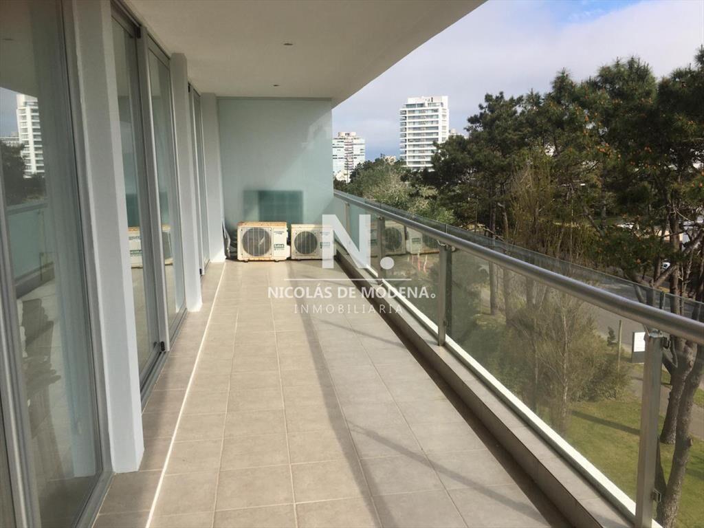 Apartamento en Be Punta en alquiler