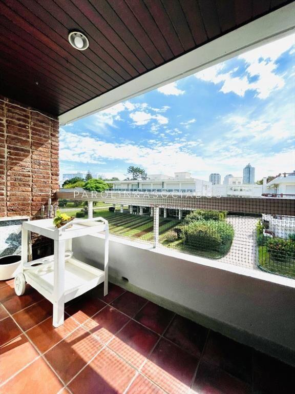 Apartamento de 2 dormitorios en venta en Athos Tower - Punt