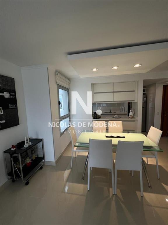 Vende apartamento con hermosa vista de 2 en Punta