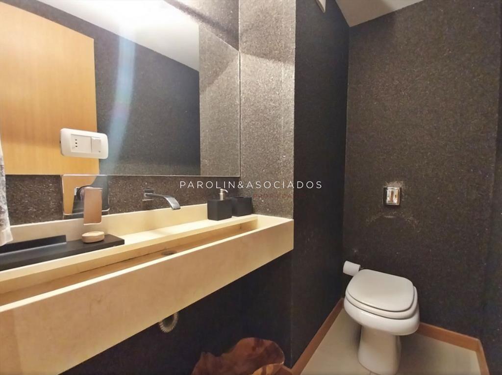 Apartamento en venta de 3 dormitorios + en Punta