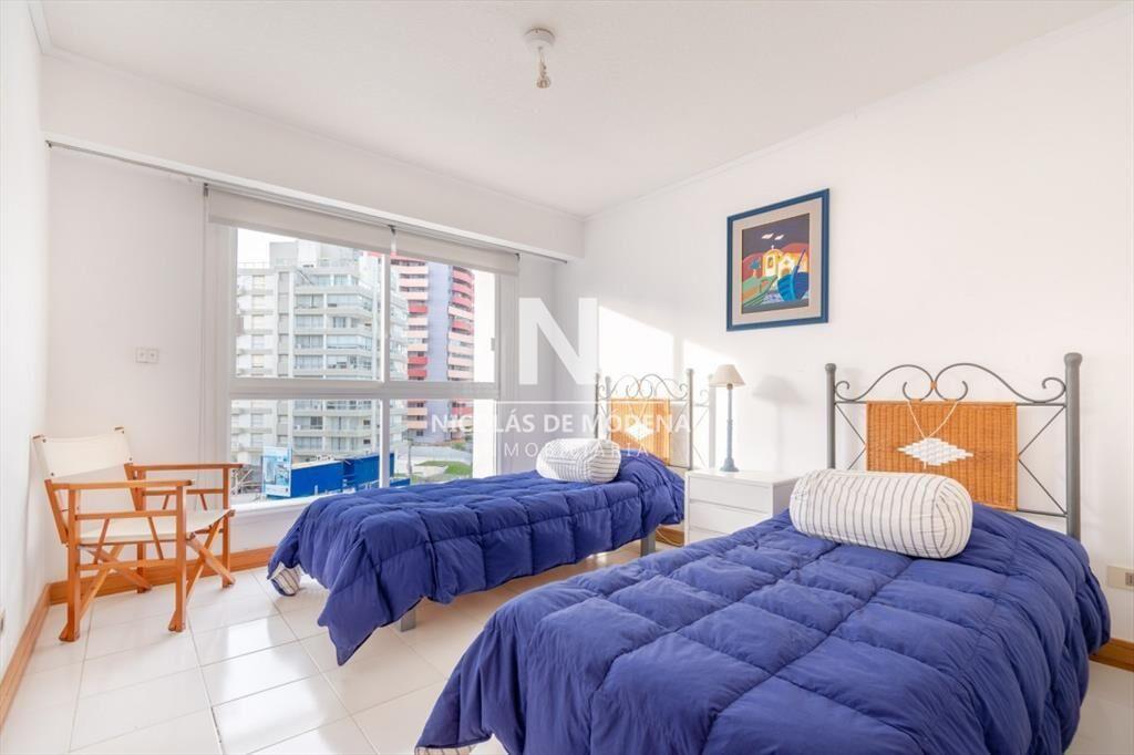 Amplio Apto en venta en la Brava