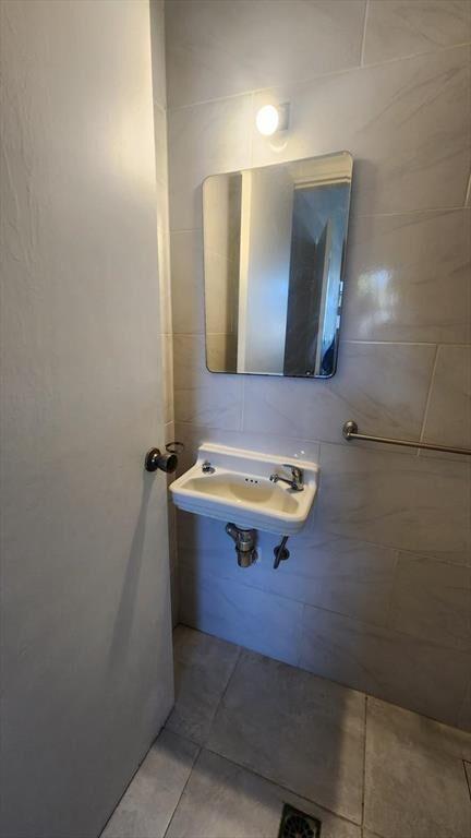 Venta Casa 2 dormitorios con balcón y azotea en excelente z