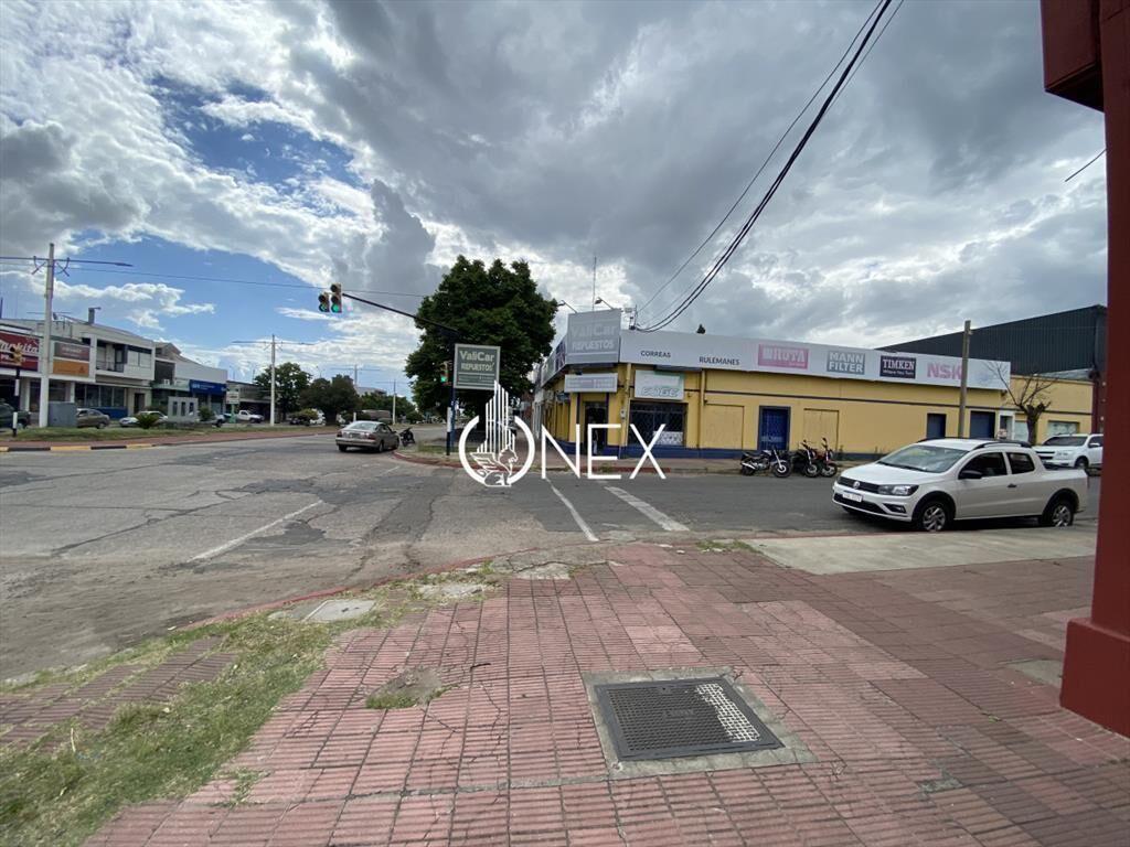 VENTA DE GRAN LOCAL COMERCIAL EN PRINCIPAL