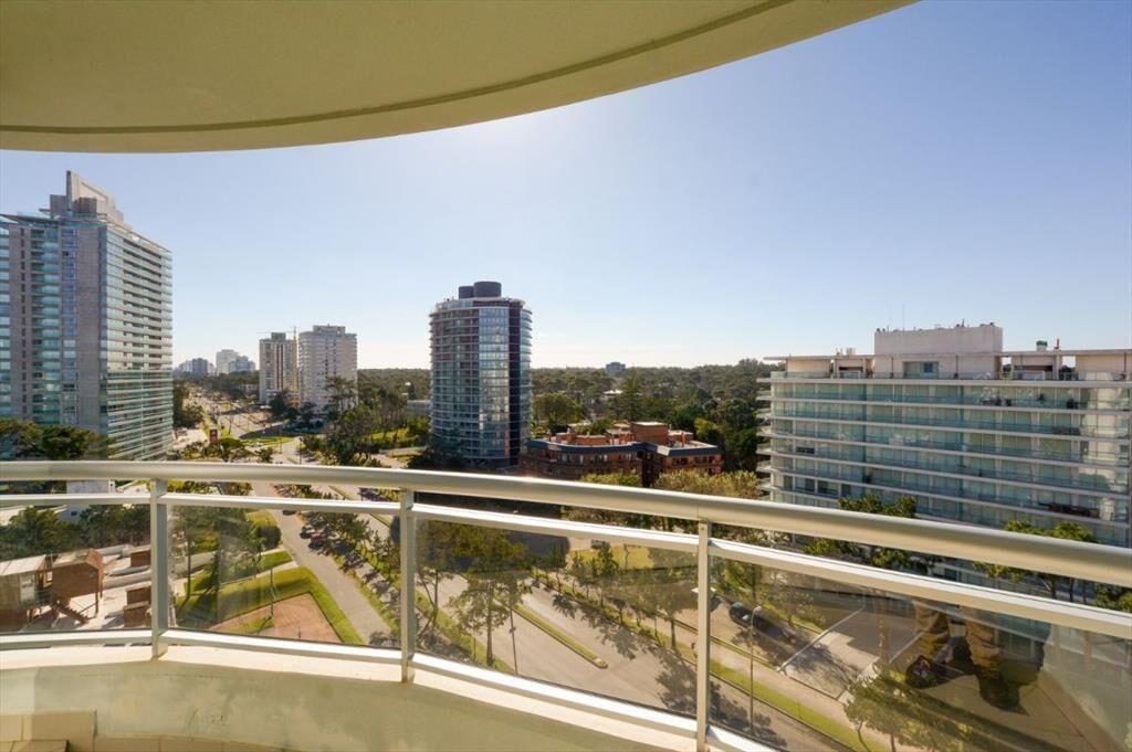 DEPARTAMENTO DE 3 DORMITORIOS EN OCEAN DRIVE, PUNTA DEL EST
