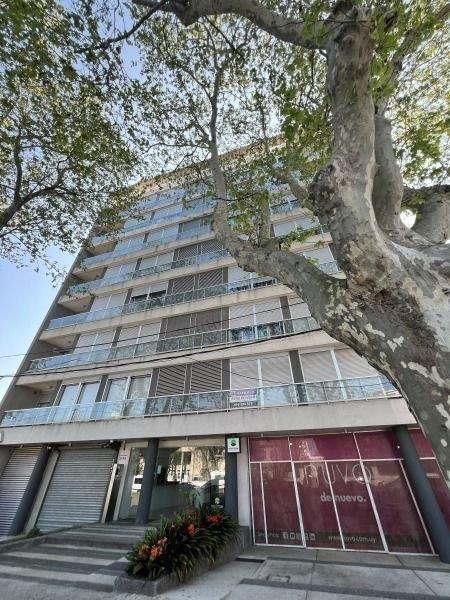 Venta apartamento 1 dormitorio rentado Gral. Flores Nuevo C