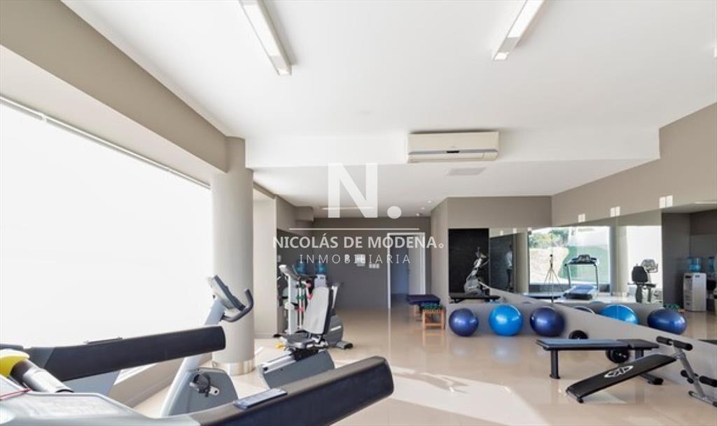 Vende apartamento de 3 dormitorios con balcon en