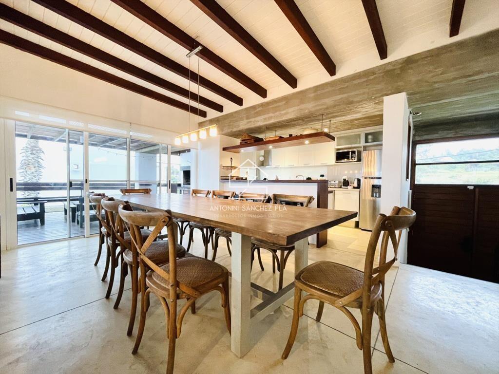 Excelente Casa de 5 Dormitorios en Manantiales, Punta del E