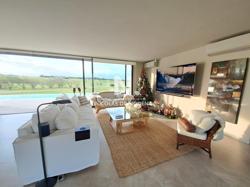 Espectacular chacra con chalet en venta de un 2