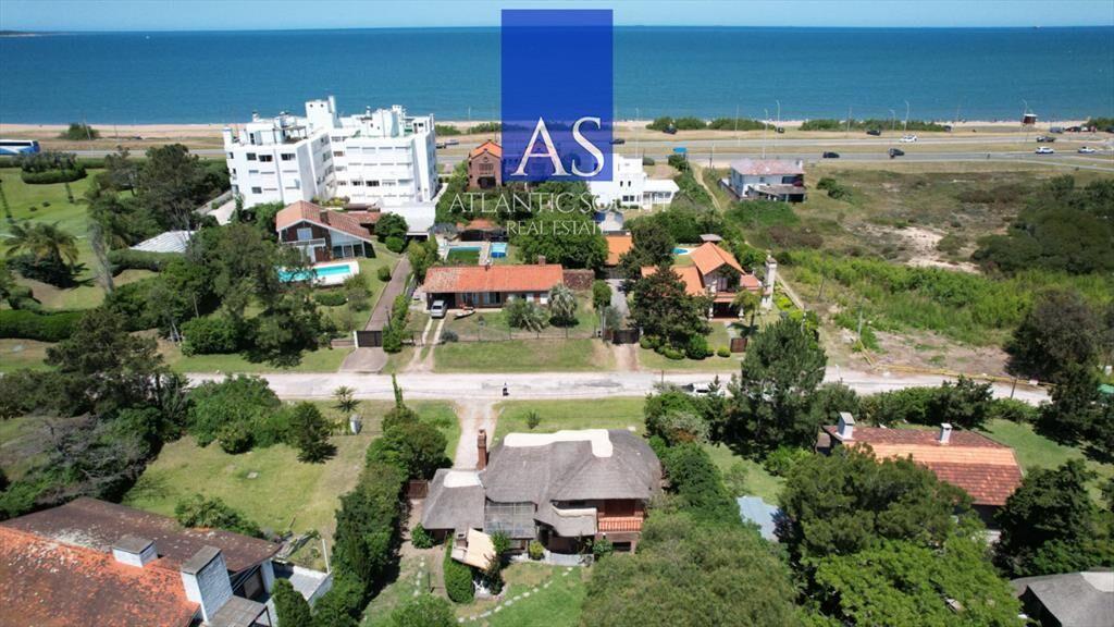 Casa de 4 dormitorios en venta a 100 metros de en