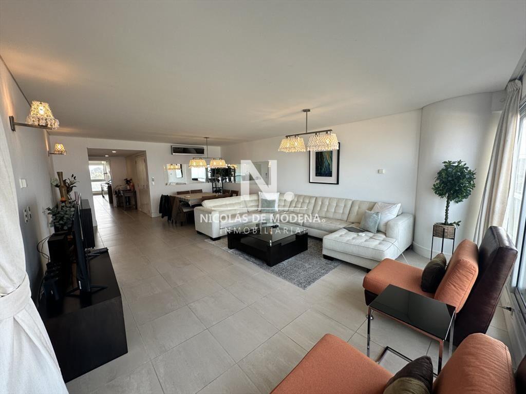Vende apartamento de Le Parc en Punta del Este