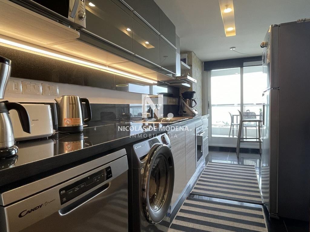 Vende apartamento de 2 dormitorios con vista al