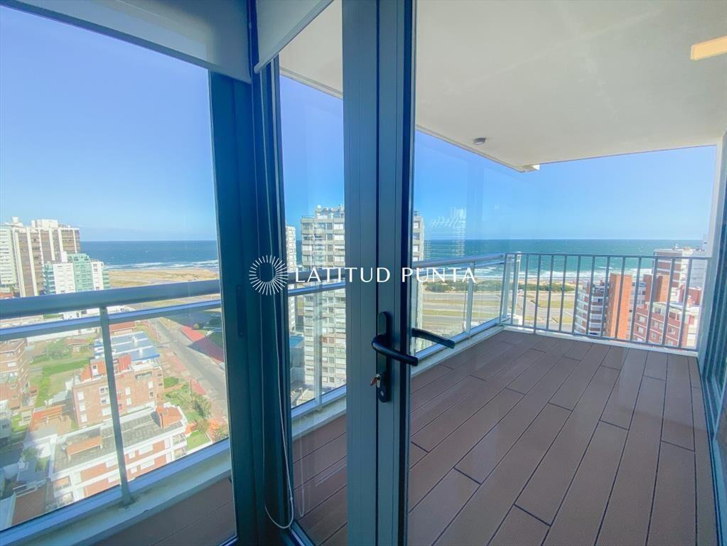 Piso alto en Brava, 2 suites más toilette