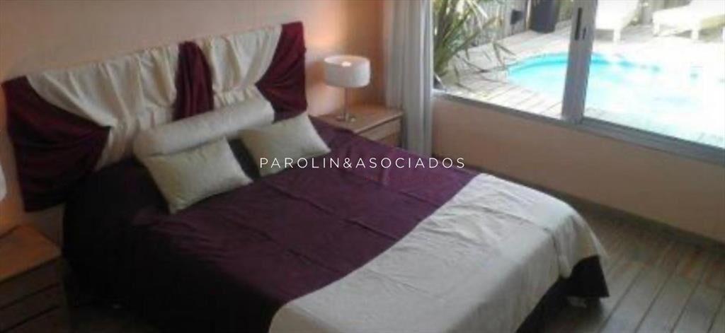 Casa en venta de 5 dormitorios, La Barra-Punta del Este
