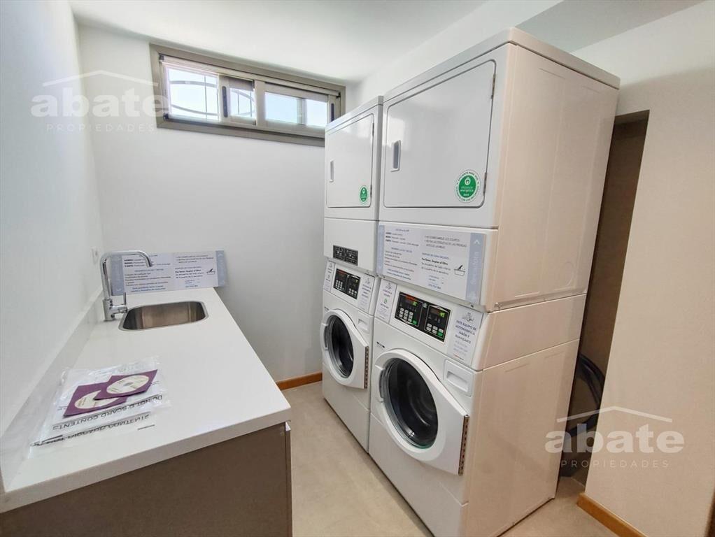 Alquiler apartamento de 1 dormitorio con patio - Punta Carr