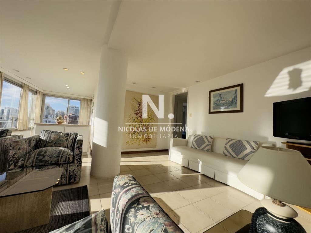 Departamento de 2 dormitorios en venta en - Punta