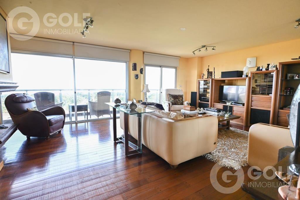 VENTA DE PENTHOUSE TRIPLEX CON 4 COCHERAS Y PARRILLERO EN P