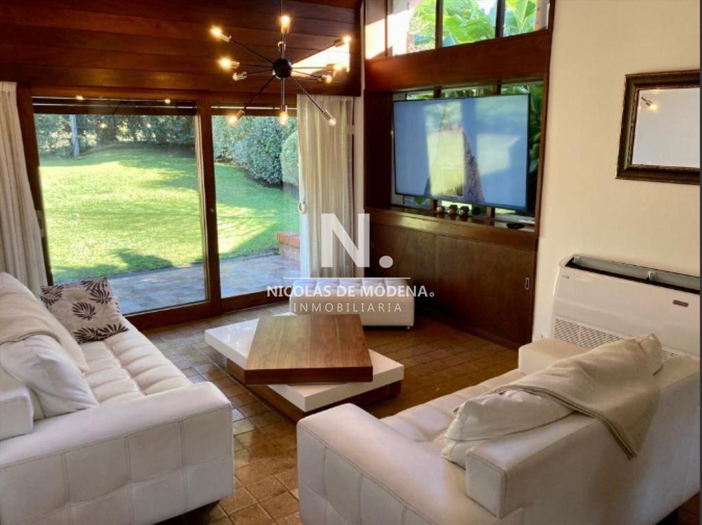 Alquila casa de 3 dormitorios en Brava Punta del Este.