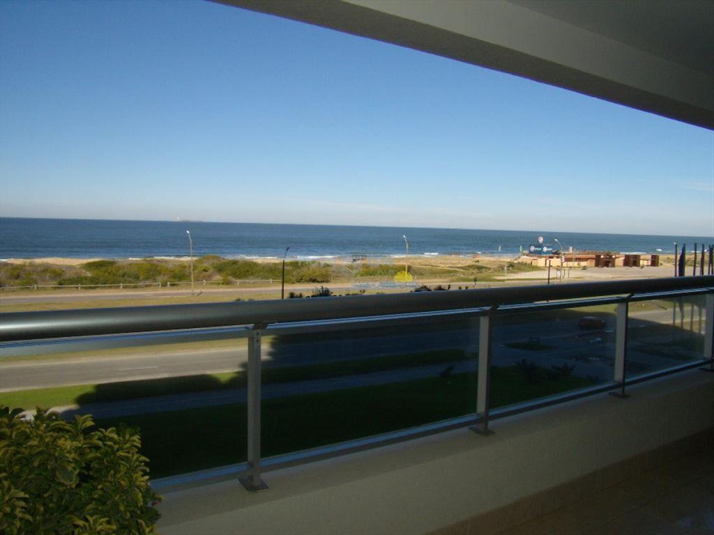 Apartamento en Brava, 3 dormitorios *