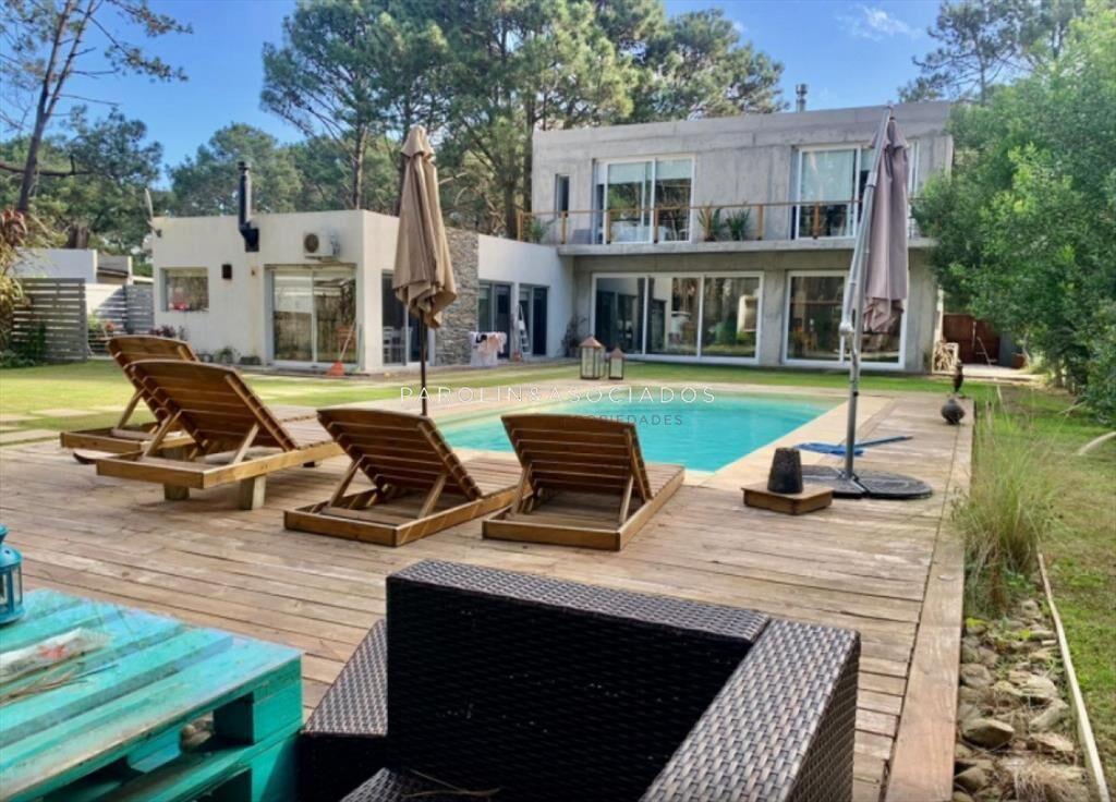 Casa en venta de 4 dormitorios en Montoya, Punta del Este.