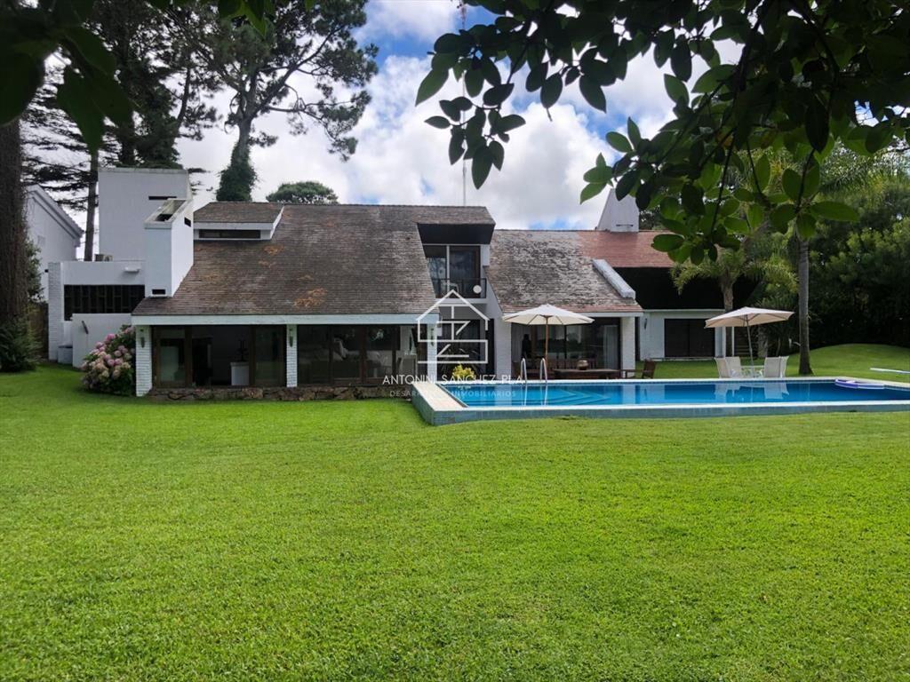 Venta Casa 5 dormitorios Cantegril Punta del Este