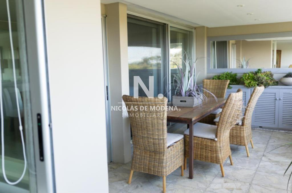 Apartamento en venta con balcon, de 2 dormitorios