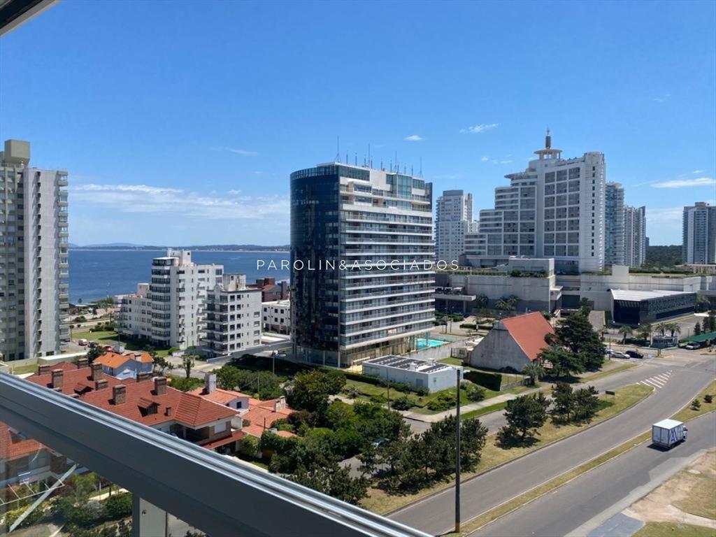 Apartamento en venta de 3 dormitorios en Art del