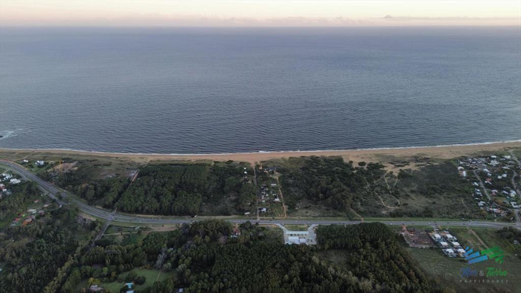 Venta de terreno a 50 metros de playa Mansa