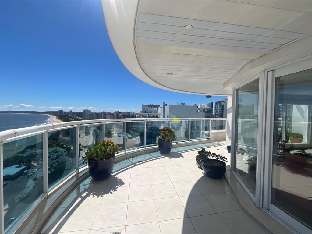 Apartamento en Venta de 4 Dormitorios en Torre ,