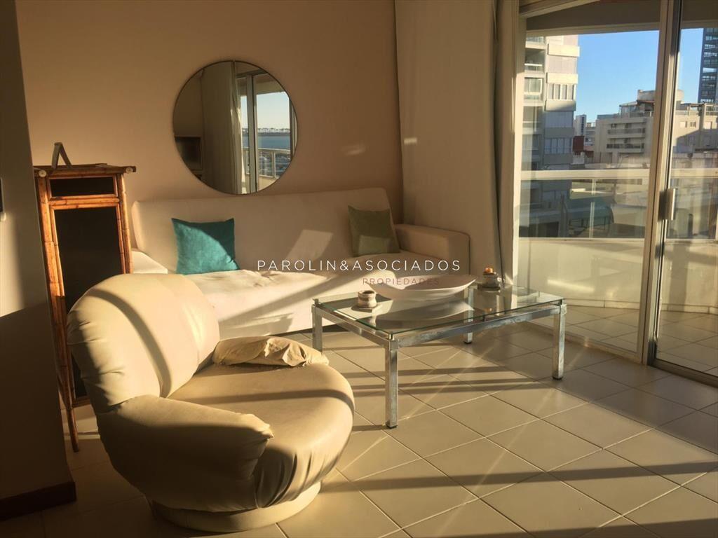 Apartamento en venta con vista al puerto