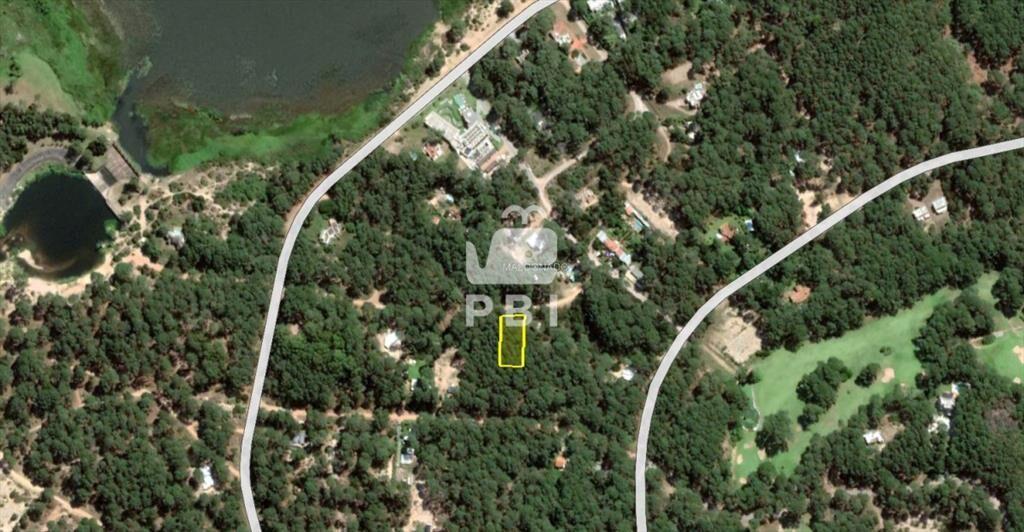 Venta de Lote en Club del lago, Punta Ballena - :