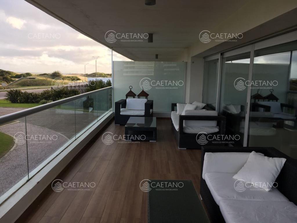 Venta Apartamento 3 dormitorios y servicio linea