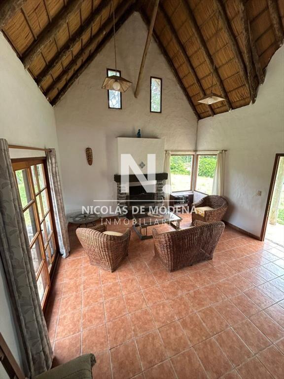 Vende casa con gran terreno en Pinares, Punta del
