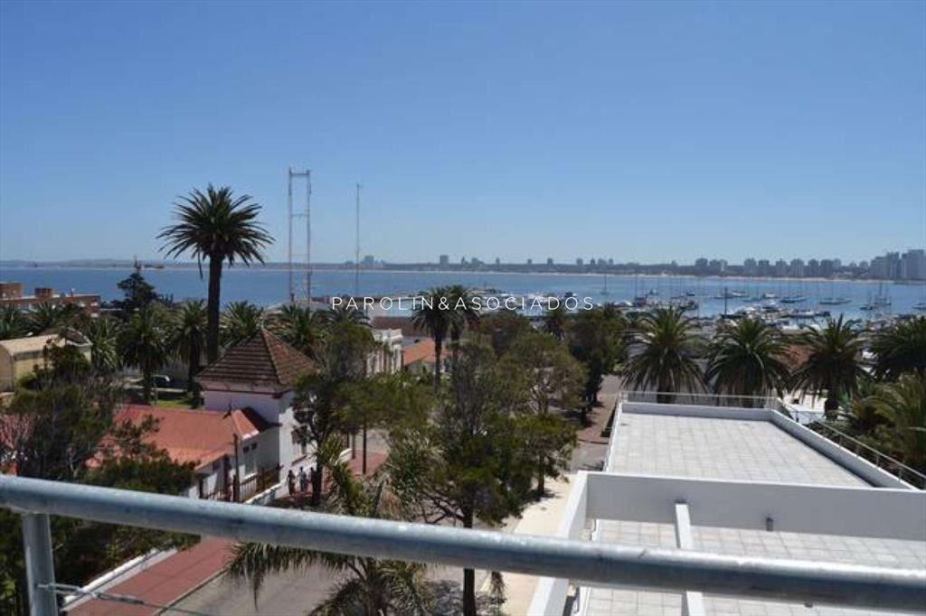 DEPARTAMENTO DE 2 DORMITORIOS EN PUERTO, PUNTA DEL ESTE