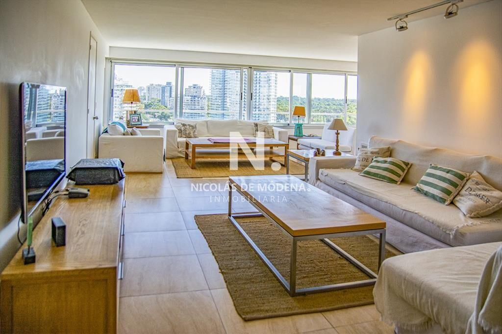 Excelente departamento en Punta del Este