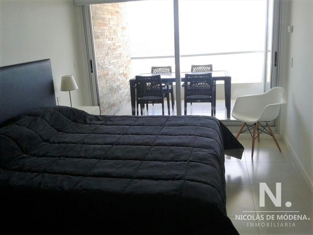 Moderno apartamento de Dos Dormitorios con Vista al Mar - P