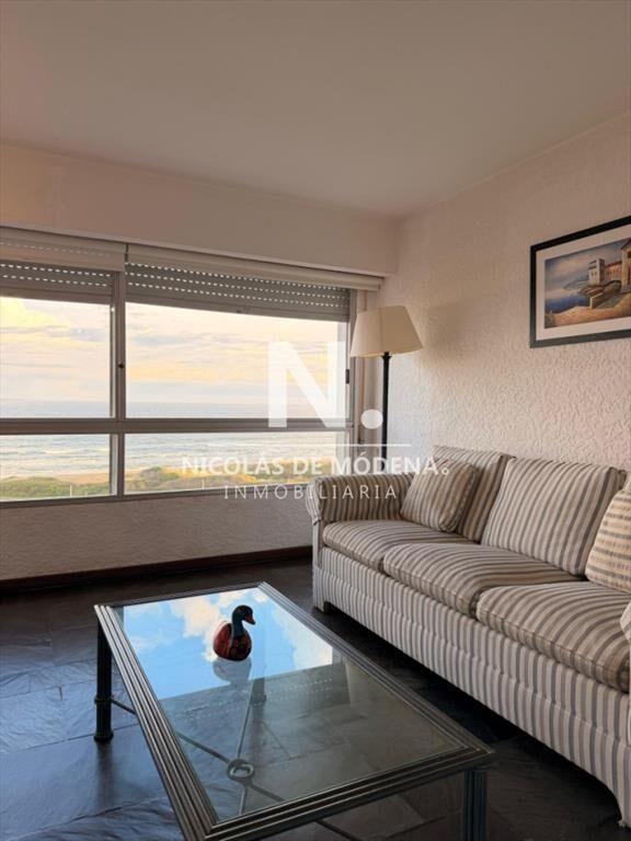 Apartamento de 1 dormitorio en venta, con garage