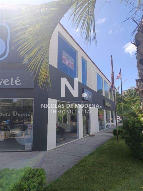 En venta local de 390m2 en Punta del Este