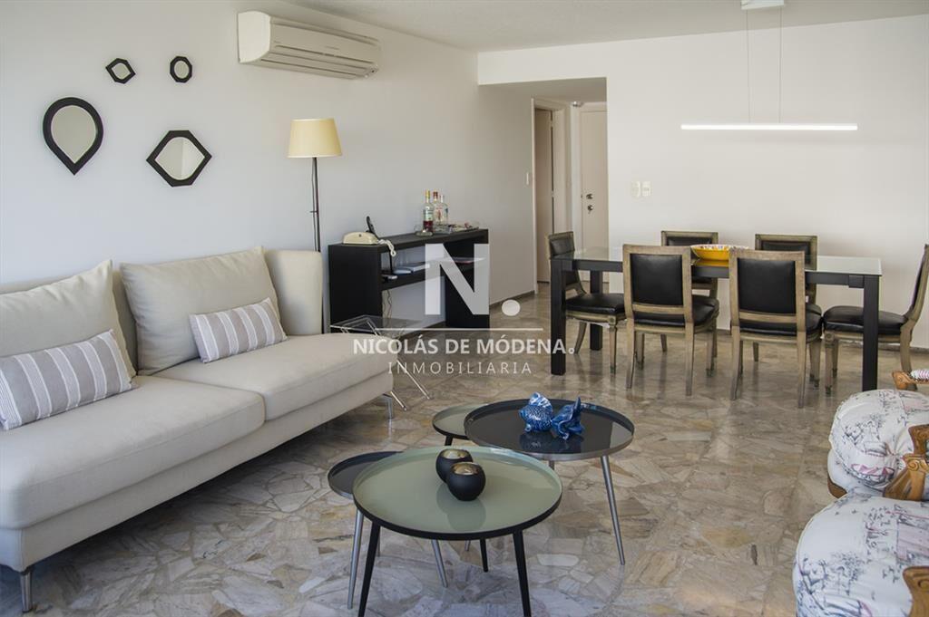 Apartamento en Mansa , 2 y dependencia en venta