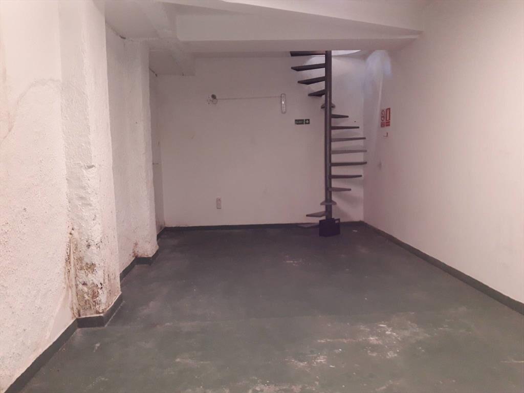 Alquiler de Local comercial en Av. 18 de Julio con 61 Mts2 e