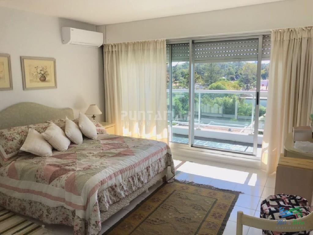 HERMOSO APARTAMENTO CON UNA AMPLIA TERRAZA , A DE