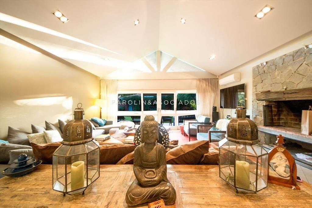 VENTA DE CASA DE 5 DORMITORIOS EN BEVERLY HILLS