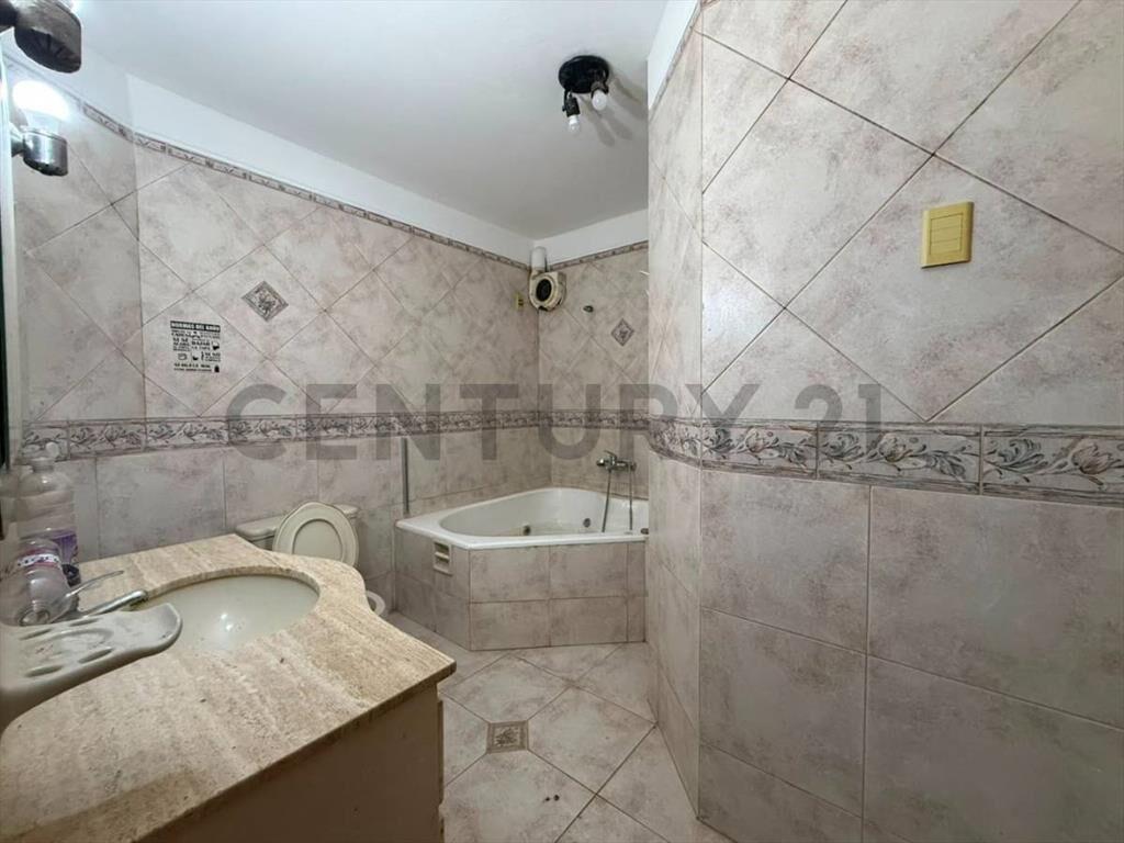 Alquiler CASA con gran Fondo, Piscina, Jacuzzi, Parriller...