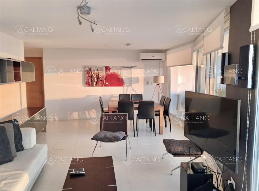Venta apartamento en Punta del Este con vista al
