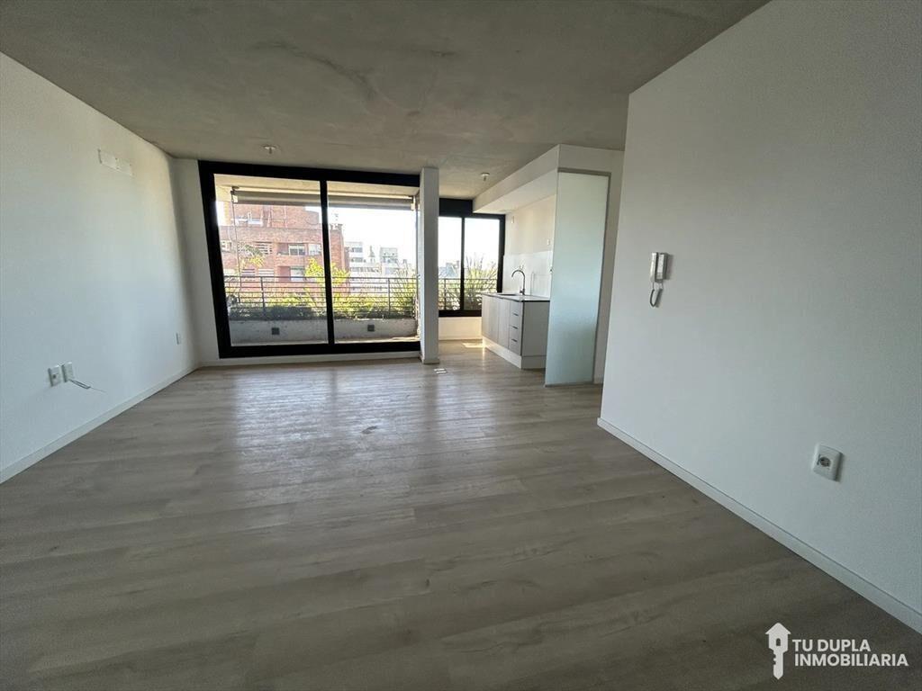 Venta 3 Dormitorios, 2 Baños Piso Alto A En
