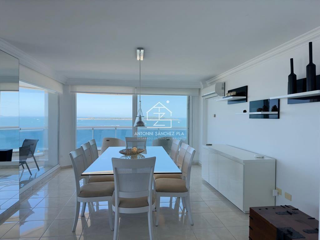 Apto en venta, excelente vista a la playa mansa,