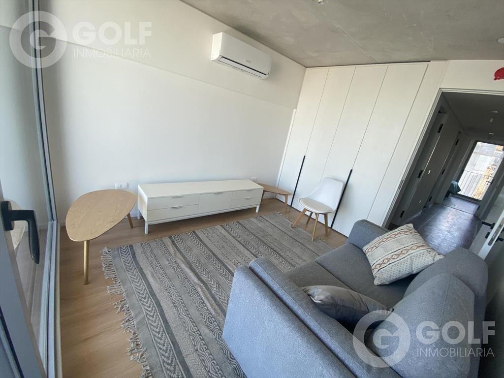 Venta de apartamento de 3 dormitorios con balcón con renta
